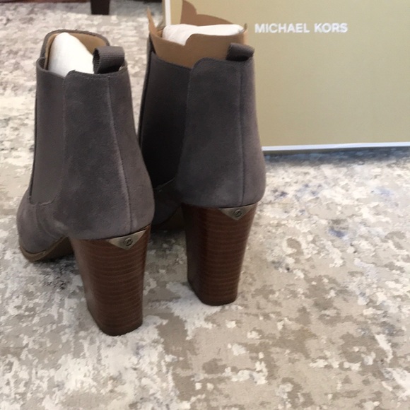 Michael Kors Lottie bootie 7 NEW London grey - Picture 4 of 6